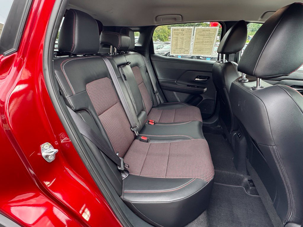 Used 2025 Nissan Kicks SR AWD/4WD image 21