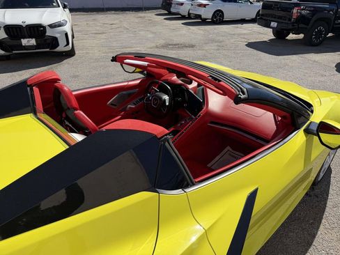 Used 2023 Chevrolet Corvette Stingray Premium Conv w/ Z51 Performance Package RWD image 11