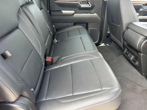 Certified 2025 GMC Sierra 1500 SLT RWD image 13
