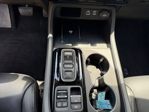Used 2025 Honda Pilot EX-L image 10