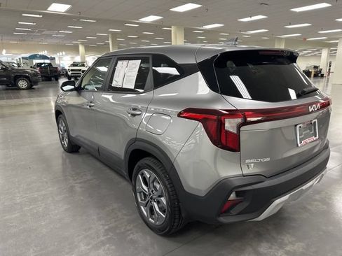 Used 2024 Kia Seltos LX AWD/4WD image 5