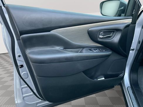 Used 2018 Nissan Murano SV AWD/4WD image 24