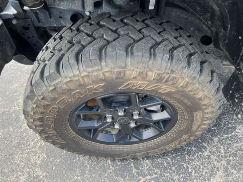 Used 2025 Jeep Wrangler Unlimited Sport AWD/4WD image 11