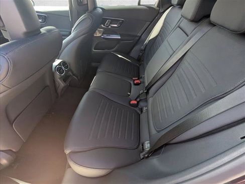 Used 2026 Mercedes-Benz GLC 300 image 15