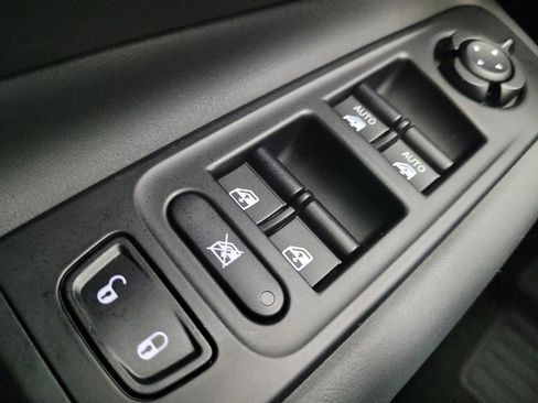 Used 2022 Jeep Renegade Latitude AWD/4WD image 27