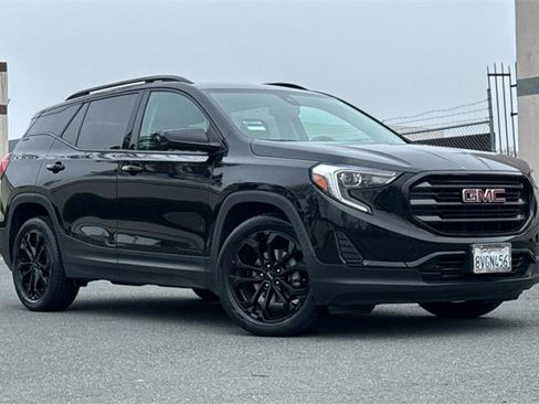 Used 2020 GMC Terrain SLE w/ Elevation Edition image 2
