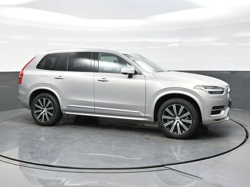 Used 2025 Volvo XC90 B5 Core AWD/4WD image 8