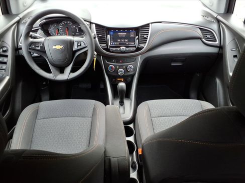 Certified 2022 Chevrolet Trax LS w/ Tint and Cruise Package image 12