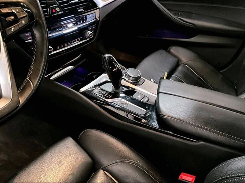 Used 2018 BMW 530e 530e iPerformance image 19