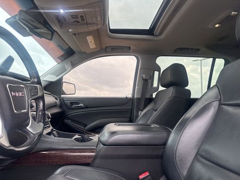 Used 2019 GMC Yukon XL SLT image 38