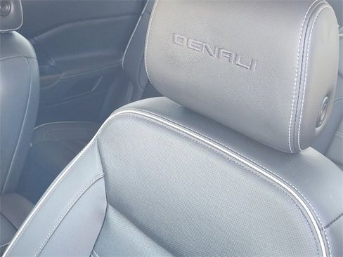 Used 2023 GMC Acadia Denali w/ Denali Ultimate Package image 15