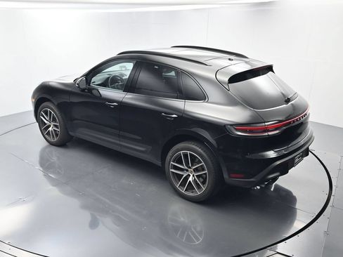 Certified 2026 Porsche Macan AWD/4WD image 34