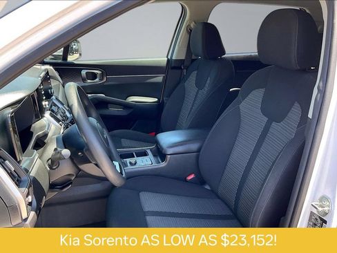 Used 2023 Kia Sorento LX FWD image 24