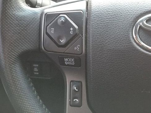 Used 2021 Toyota Tacoma TRD Off-Road w/ Technology Package AWD/4WD image 12