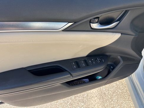 Used 2017 Honda Civic EX-L image 14