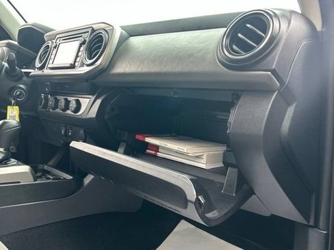 Used 2019 Toyota Tacoma SR5 AWD/4WD image 31