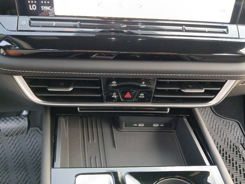 New 2026 Volkswagen Atlas Cross Sport SE FWD image 16
