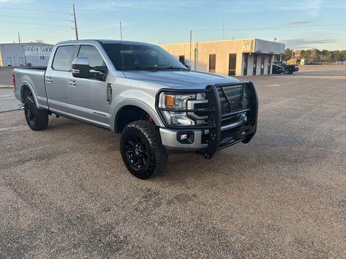 Used 2022 Ford F250 Lariat w/ Tremor Off-Road Package image 7