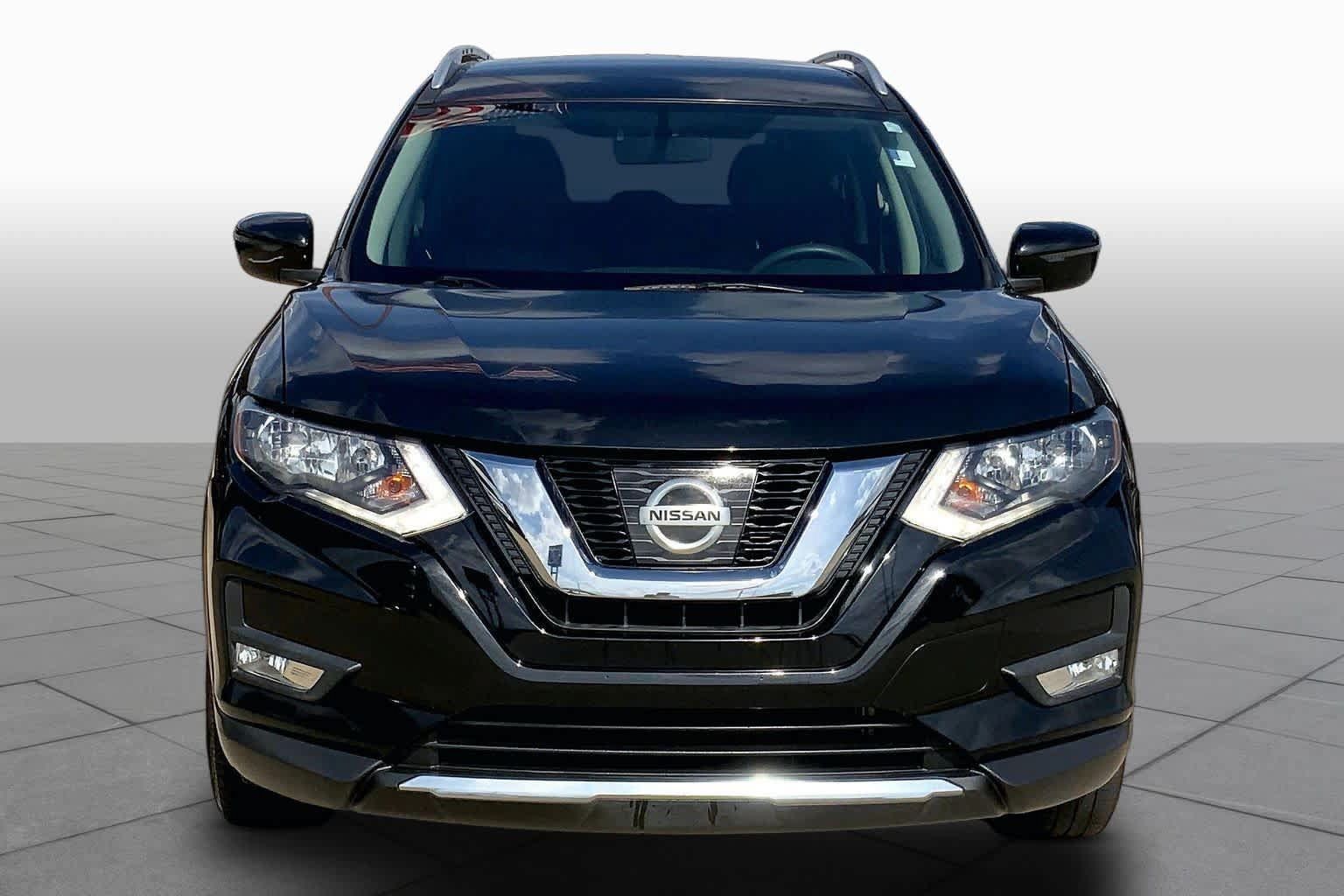 Used 2017 Nissan Rogue SV FWD image 4