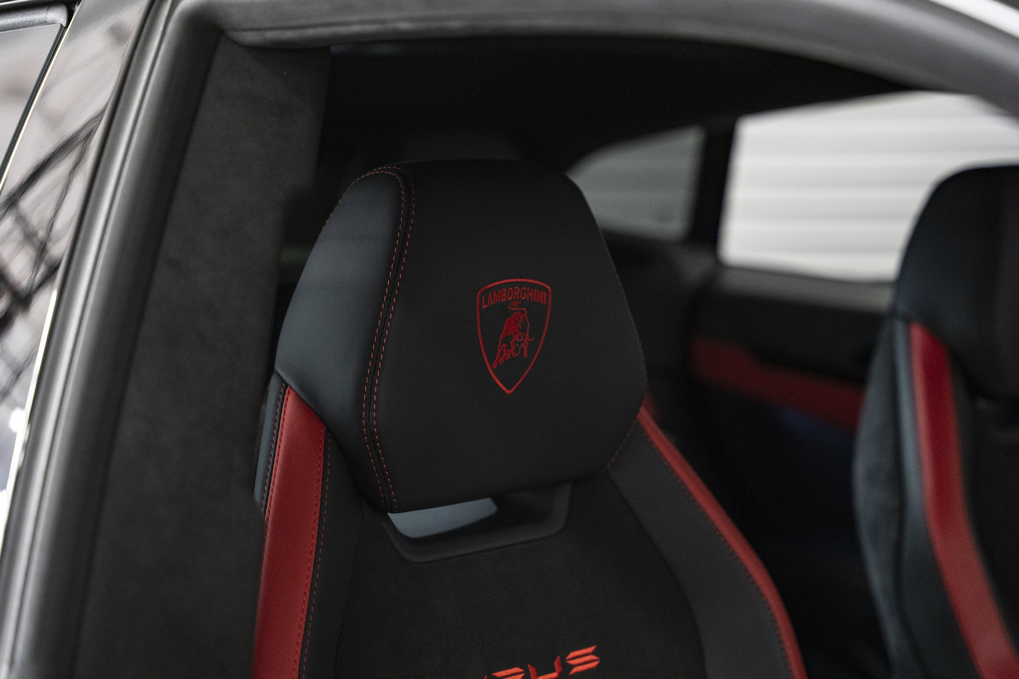 Used 2024 Lamborghini Urus S AWD/4WD image 27