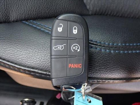 New 2026 Jeep Compass Latitude w/ Sun and Sound Group image 27