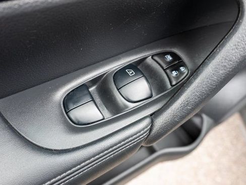 Used 2019 Nissan Rogue SV AWD/4WD image 19