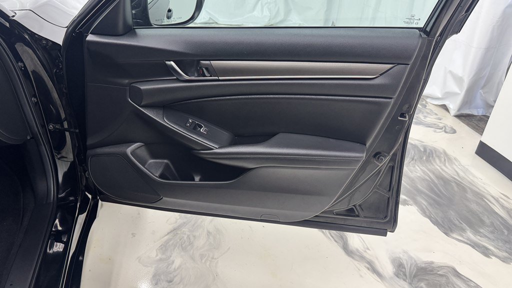 Used 2019 Honda Accord LX image 25
