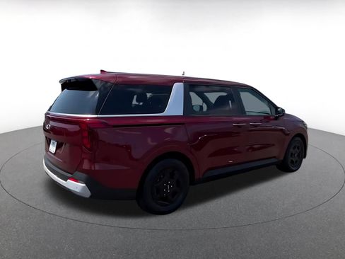 Used 2026 Kia Carnival FWD image 15