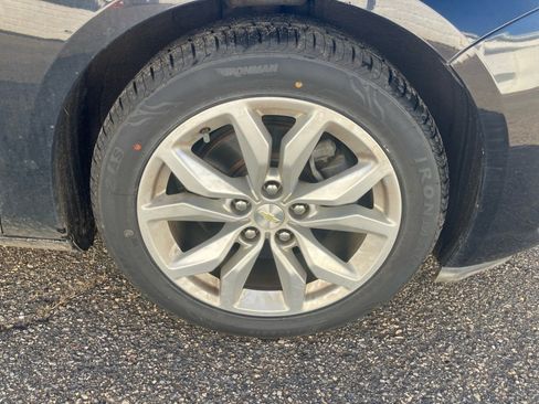 Used 2017 Chevrolet Impala LT image 27