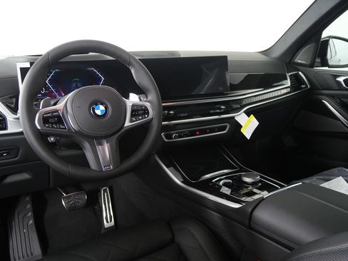Used 2026 BMW X5 xDrive40i w/ M Sport Package AWD/4WD image 17