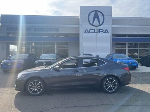 Used 2015 Acura TLX V6 image 2