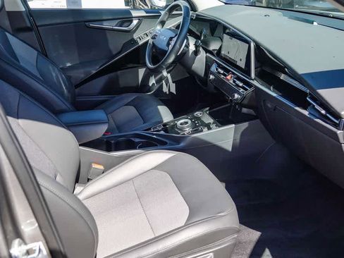 Certified 2023 Kia Niro EX FWD image 14