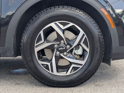 Certified 2024 Kia Sportage LX image 13