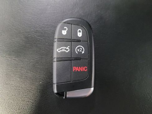 Used 2019 Chrysler 300 Limited RWD image 32