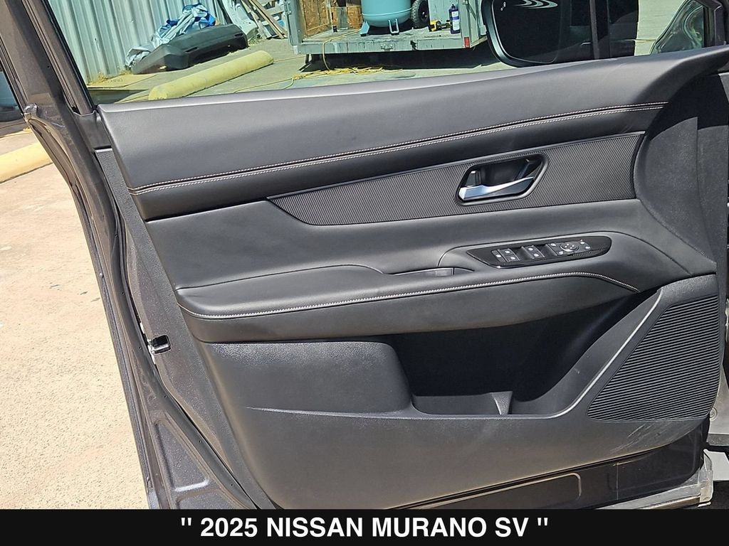 Used 2025 Nissan Murano SV FWD image 14