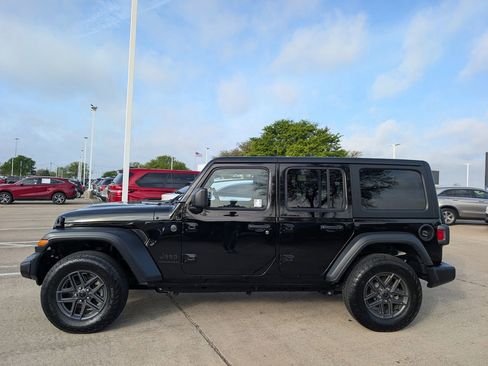 Used 2025 Jeep Wrangler Sport S image 3