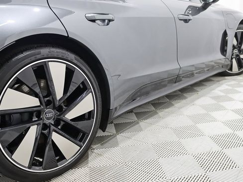 Used 2023 Audi e-tron GT Prestige image 12