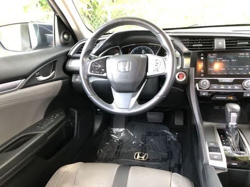 Used 2017 Honda Civic Touring image 10