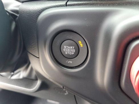 Used 2022 Jeep Wrangler Unlimited Sahara AWD/4WD image 17
