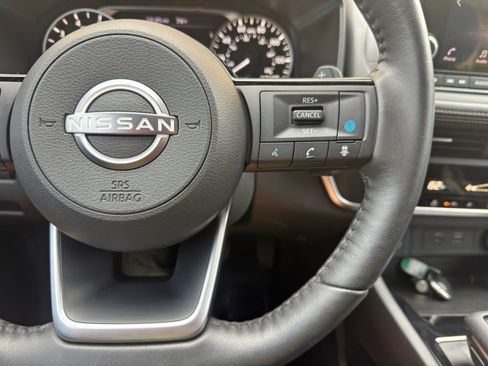 Used 2023 Nissan Rogue SV w/ SV Premium B Package FWD image 21