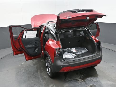 New 2026 Nissan Kicks SR image 43