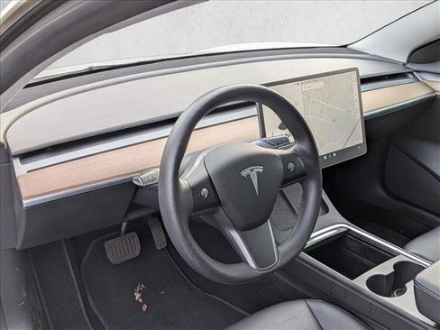 Used 2022 Tesla Model 3 Long Range image 10