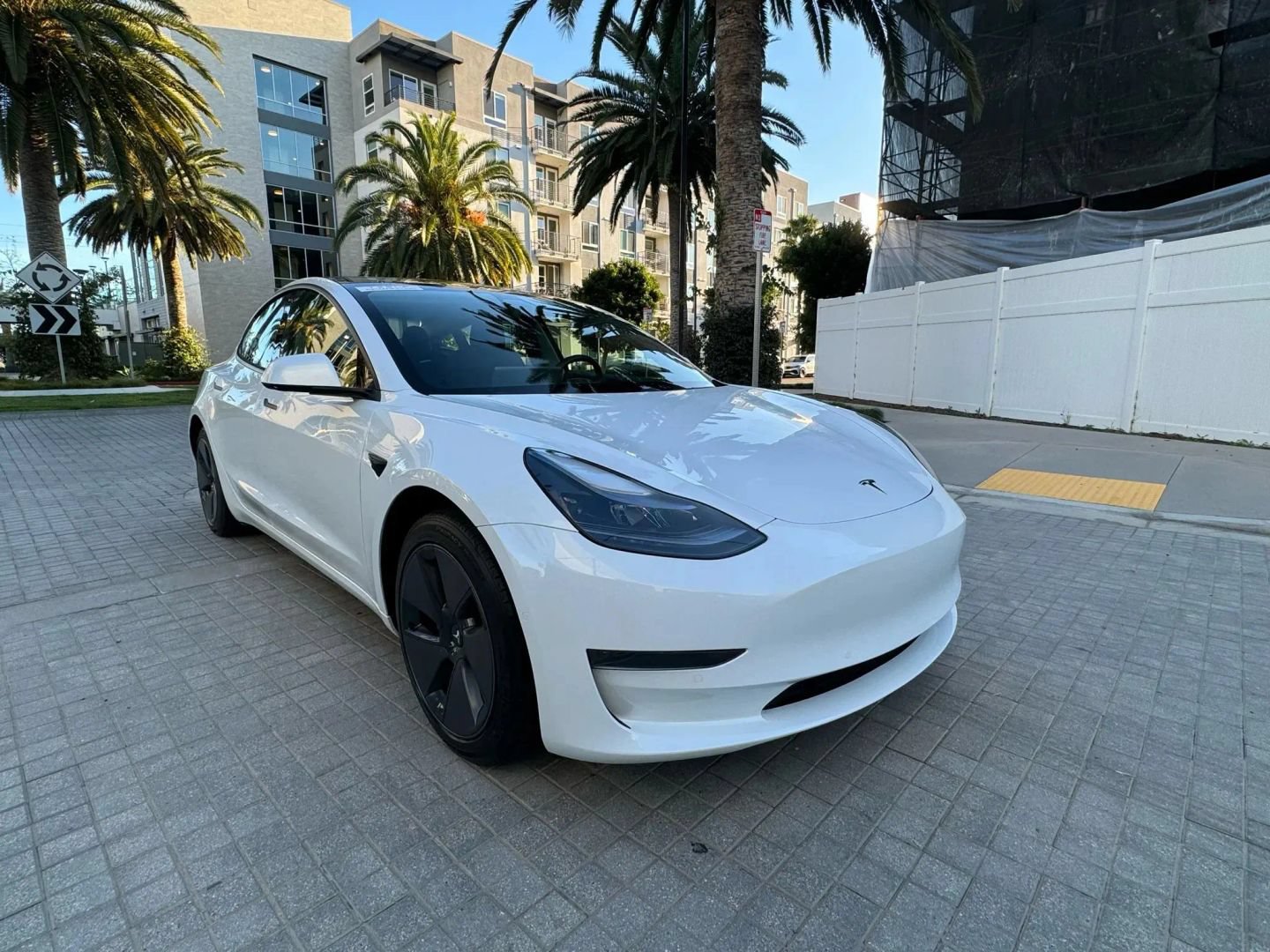 Used 2021 Tesla Model 3 Standard Range Plus RWD image 4