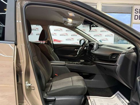 Used 2025 Nissan Rogue SV image 54