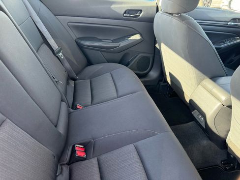 Used 2024 Nissan Altima 2.5 SV image 15