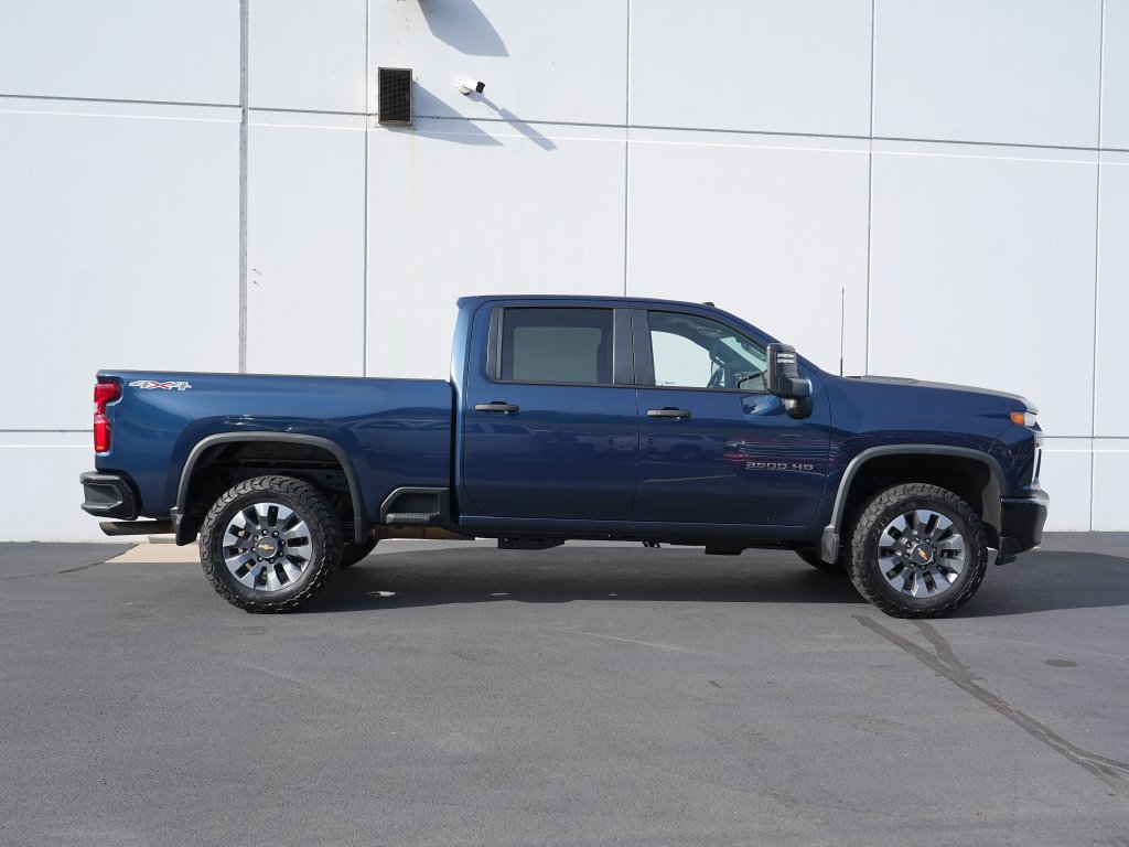 Used 2021 Chevrolet Silverado 2500 Custom w/ Custom Value Package AWD/4WD image 2