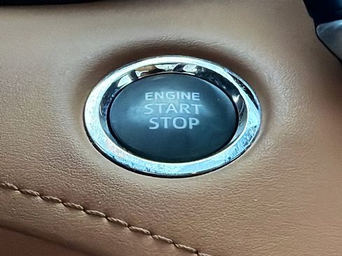 Used 2023 Toyota Highlander Platinum image 35