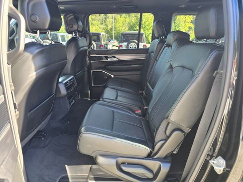 Used 2023 Jeep Wagoneer Series II image 10