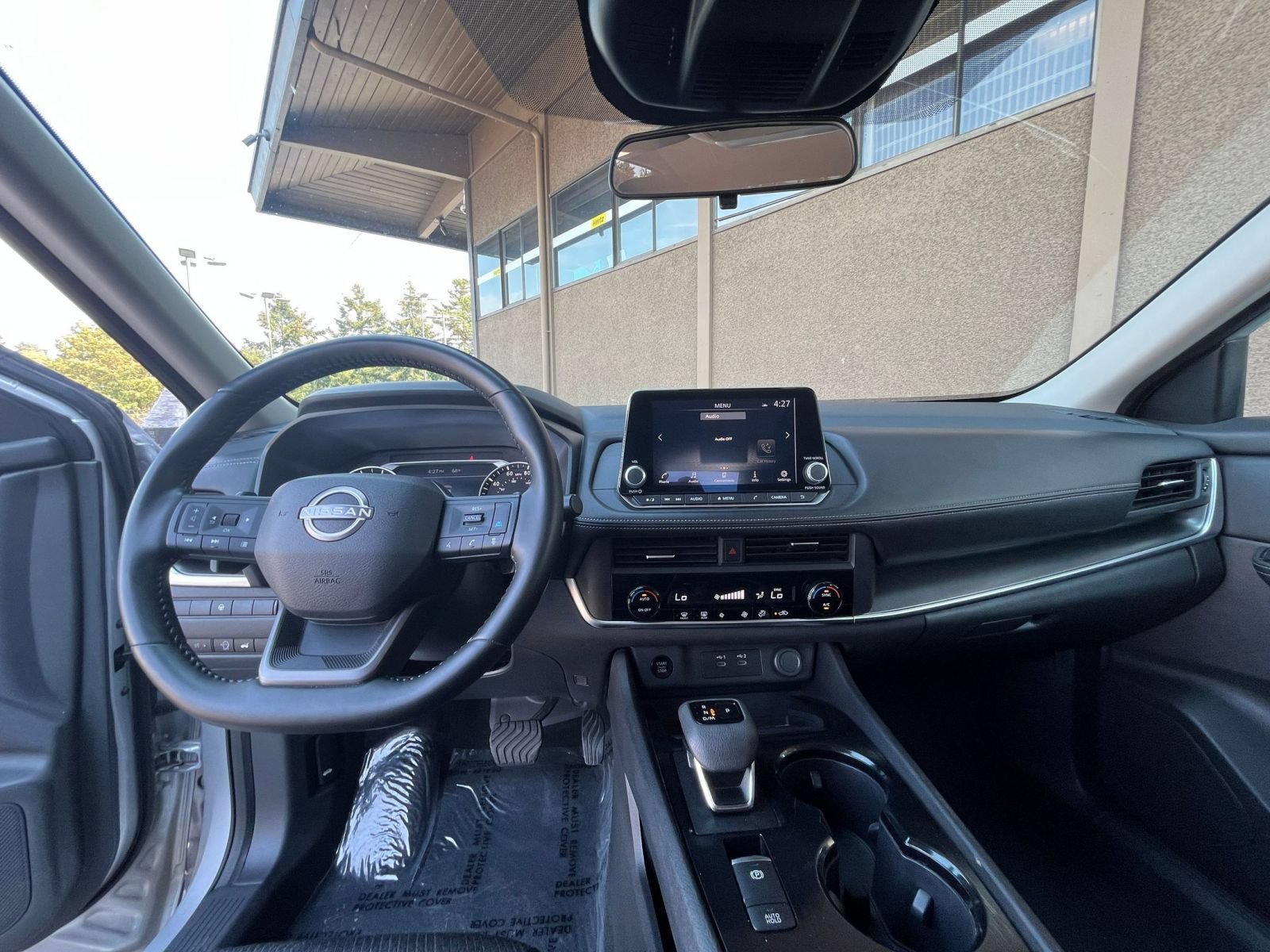 Used 2025 Nissan Rogue SV FWD image 34