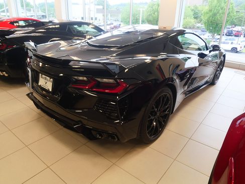 Used 2023 Chevrolet Corvette Stingray Premium Cpe w/ Z51 Performance Package RWD image 5